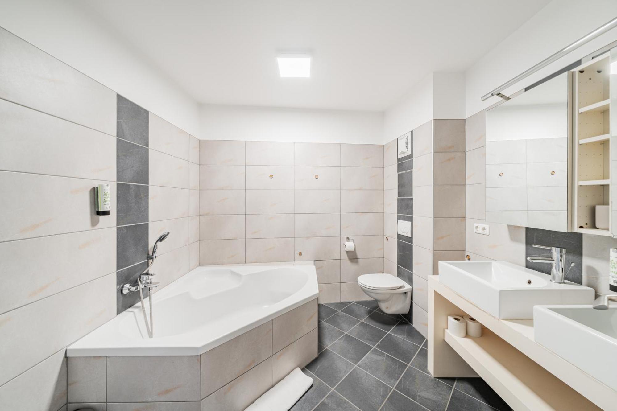 Next To Schoenbrunn - Free Parking !!! Apartament *